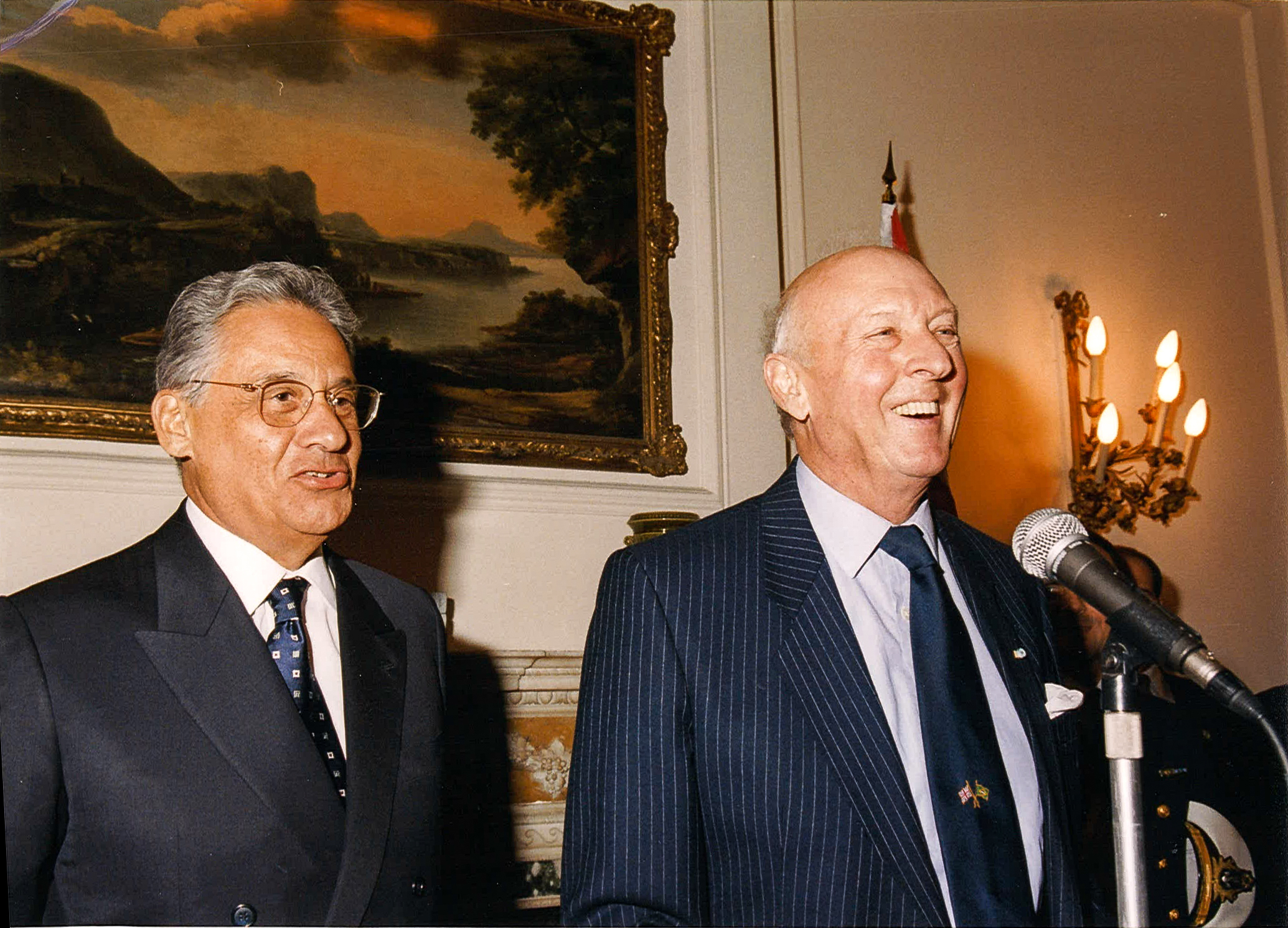 Viscount Montgomery introducing President Henrique Cardoso of Brazil for his Canning Lecture in 1997